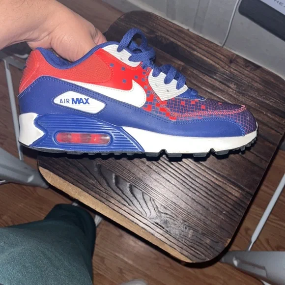 Nike air max size 6y - Picture 3 of 5
